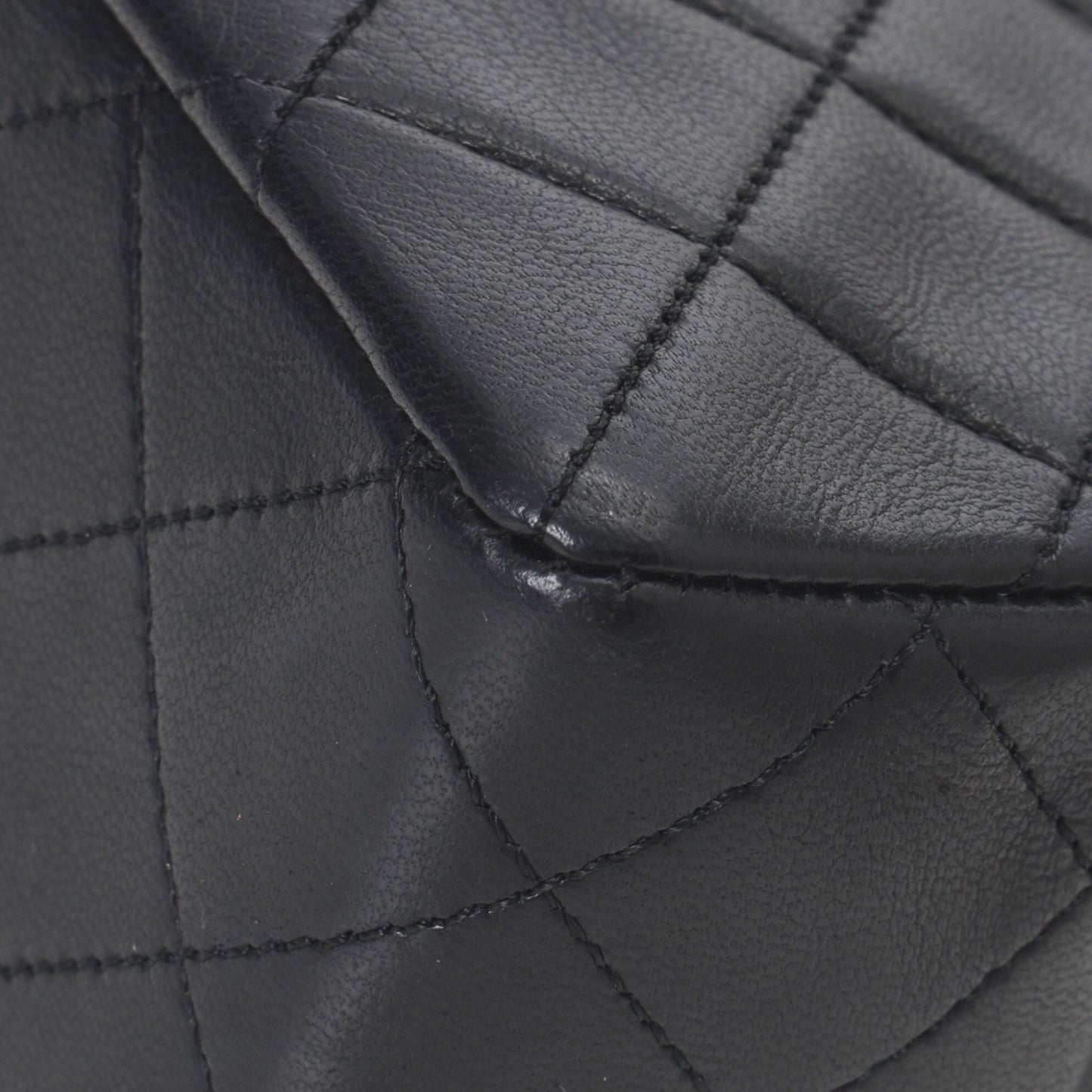 Medium Classic Double Flap