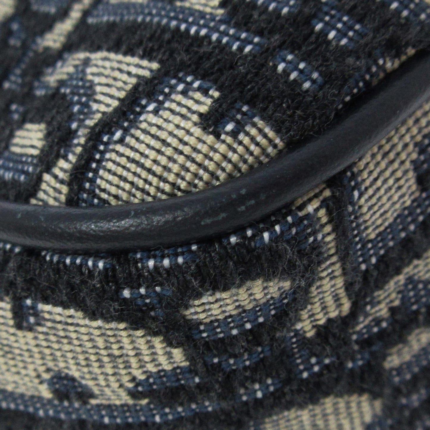 Trotter Messenger Bag
