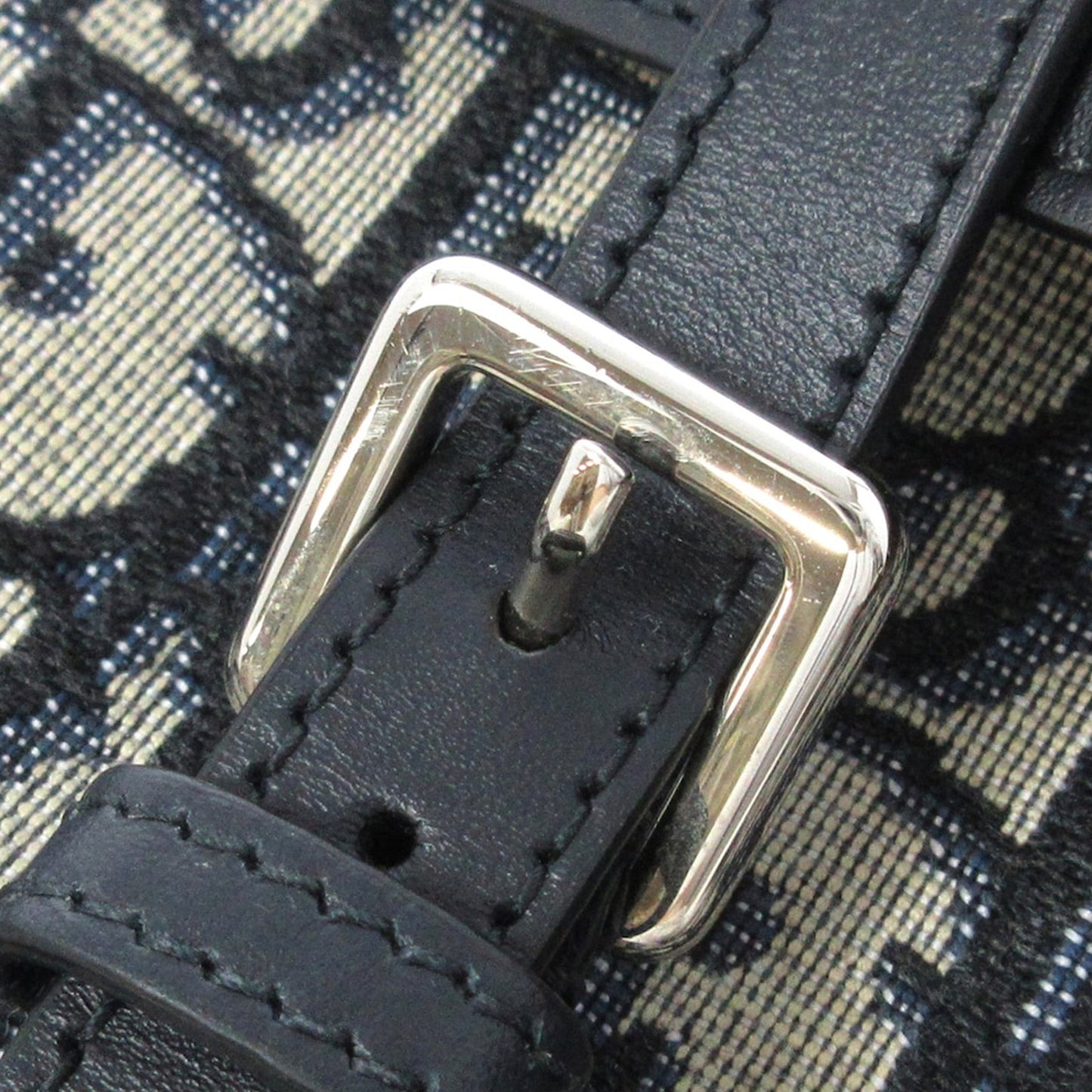 Trotter Messenger Bag