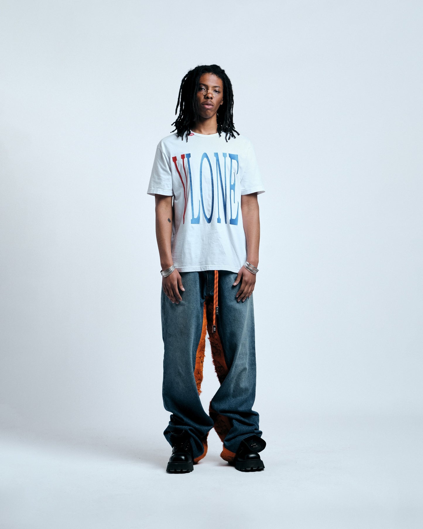 RED LIPSTICK OG EMBROIDERED T-SHIRT (white)